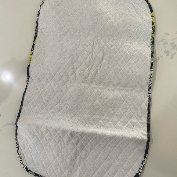 Vera Bradley Ultimate Baby Diaper Tote Bag with matching changing pad - Picture 7 of 7